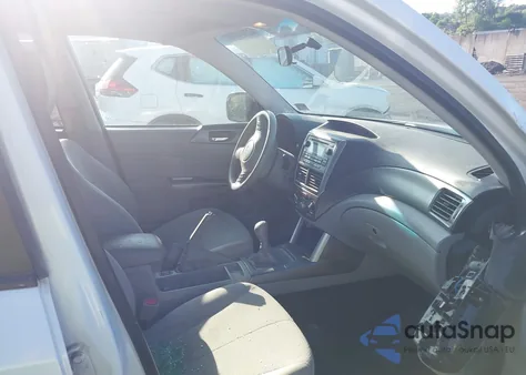 2011 Subaru Forester 2.5X Premium z USA, uszkodzony, nr VIN JF2SHADC1BG761496